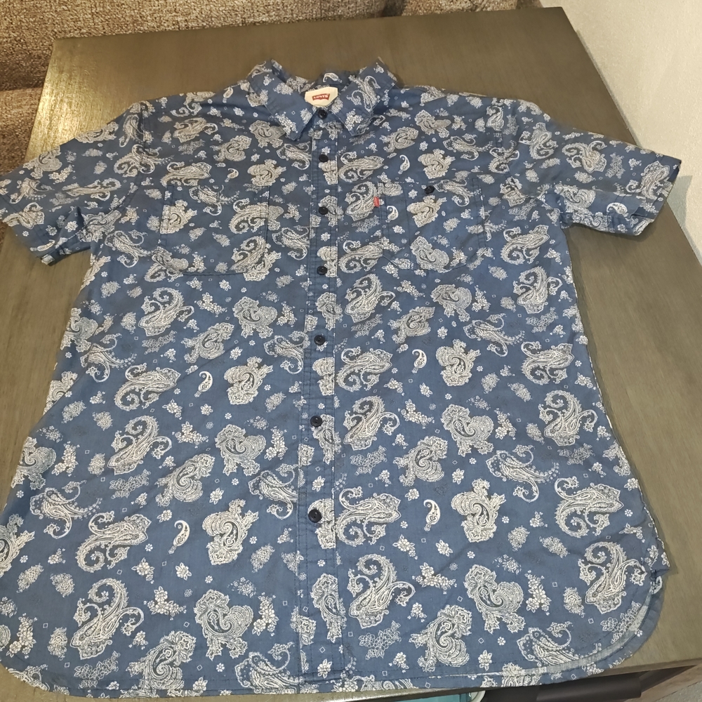 Levi's Mens blue paisley short-sleeve button-up shirt, Medium,summer cloth